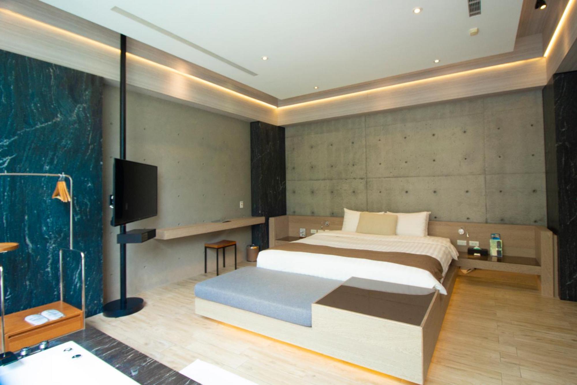 H Villa Inn Tainan Exteriör bild