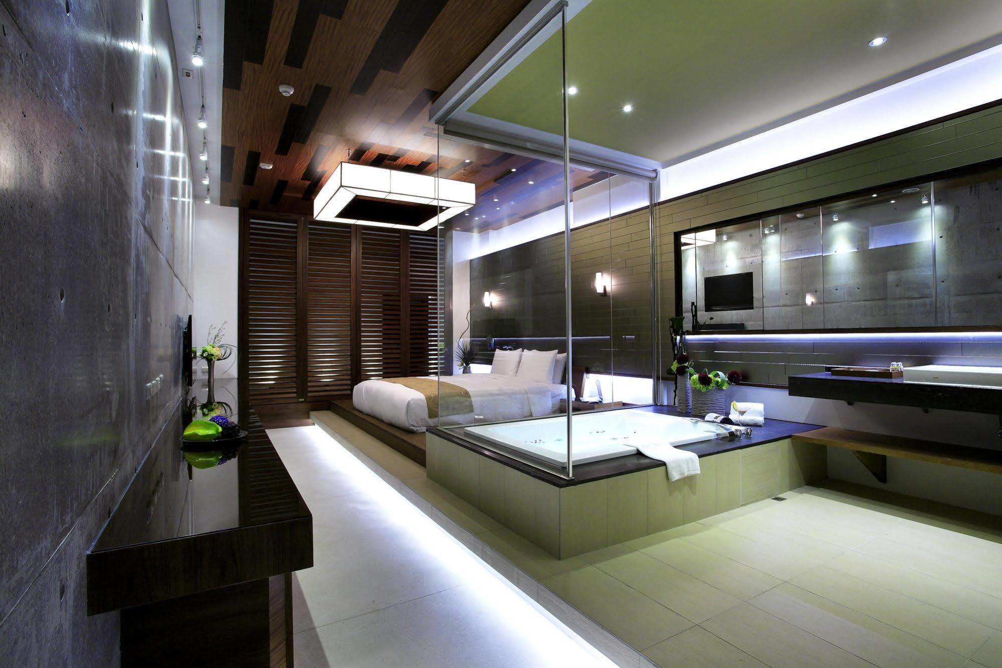 H Villa Inn Tainan Exteriör bild
