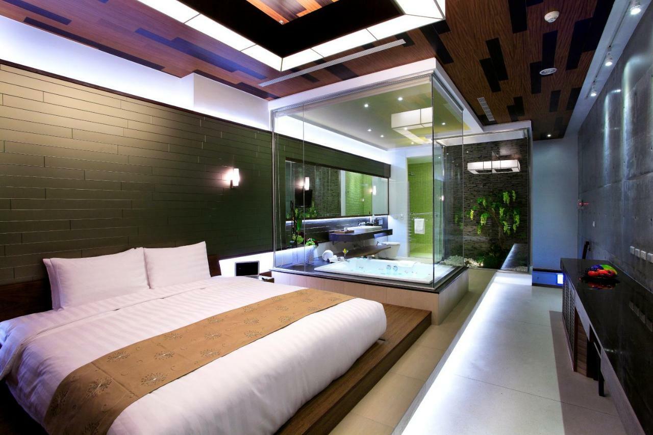H Villa Inn Tainan Exteriör bild