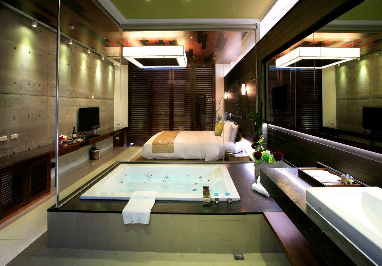H Villa Inn Tainan Exteriör bild